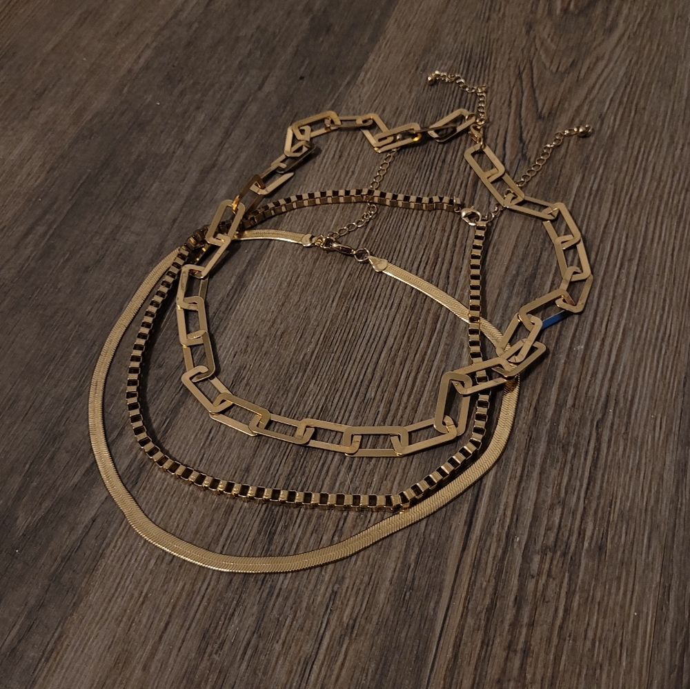 Stackable gold chains, bundle of 3 - New without tags!